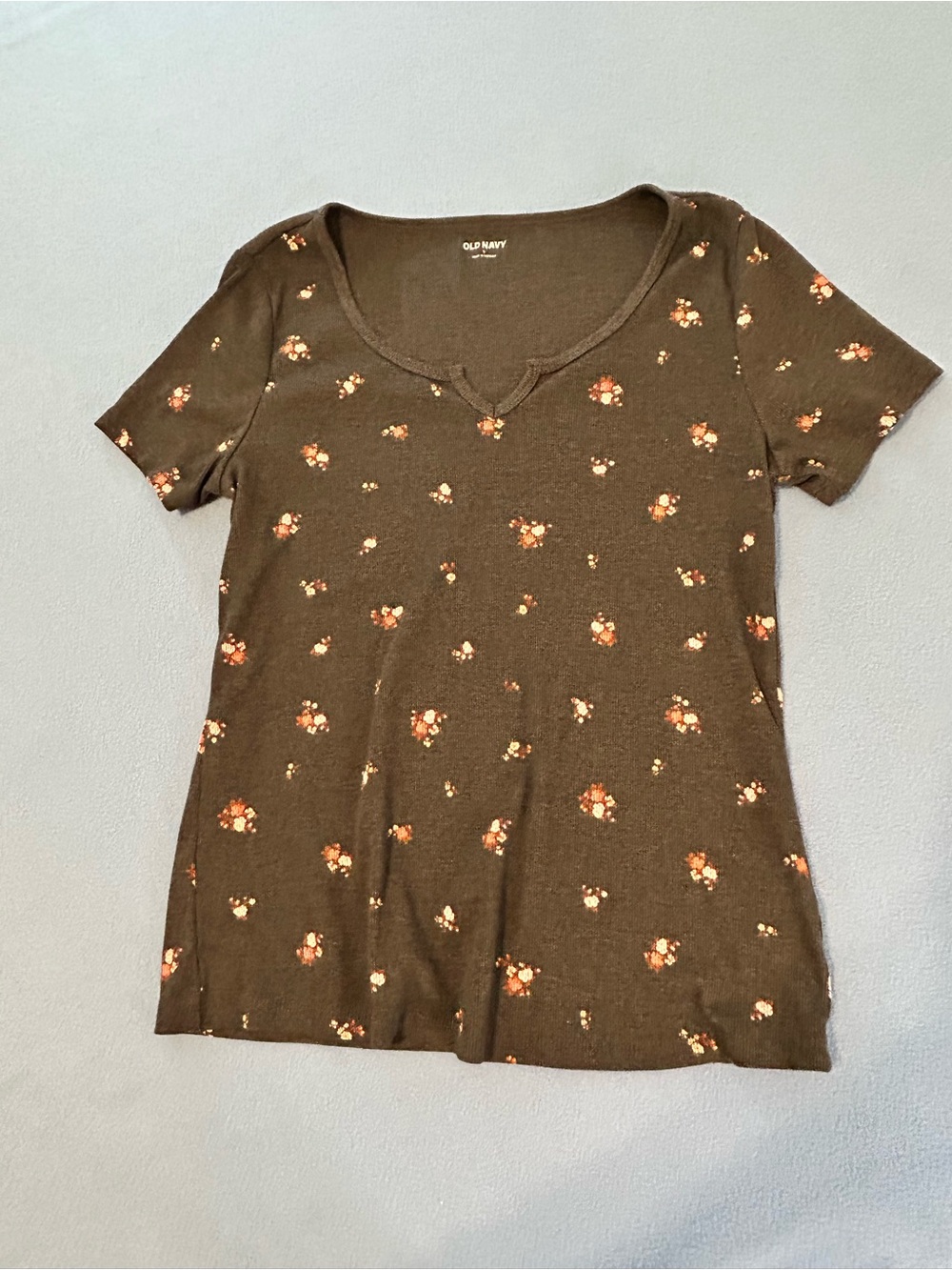 Old Navy Rib-Knit Gray Short-Sleeve Floral V-Neck Tee